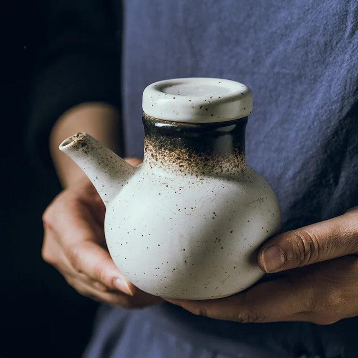 Elegant Japanese Ceramic Jar for Oils and Vinegars - Stylish Culinary Storage Solution