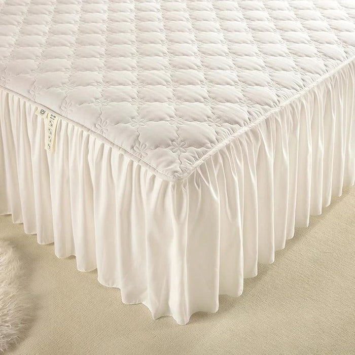 Plush Quilted Mattress Protector with Solid Color Bed Skirt - Skin-friendly Bedspread (No Pillowcase)