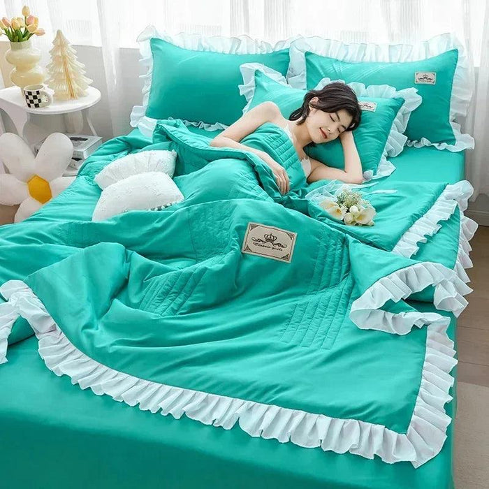 Chic Summer Lightweight Comforter with Ruffled Edges