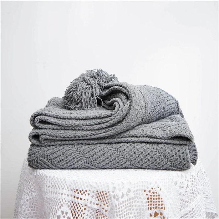 Charming Chenille Knit Throw Blanket with Delightful Pompoms - Cozy Elegance for Your Living Space