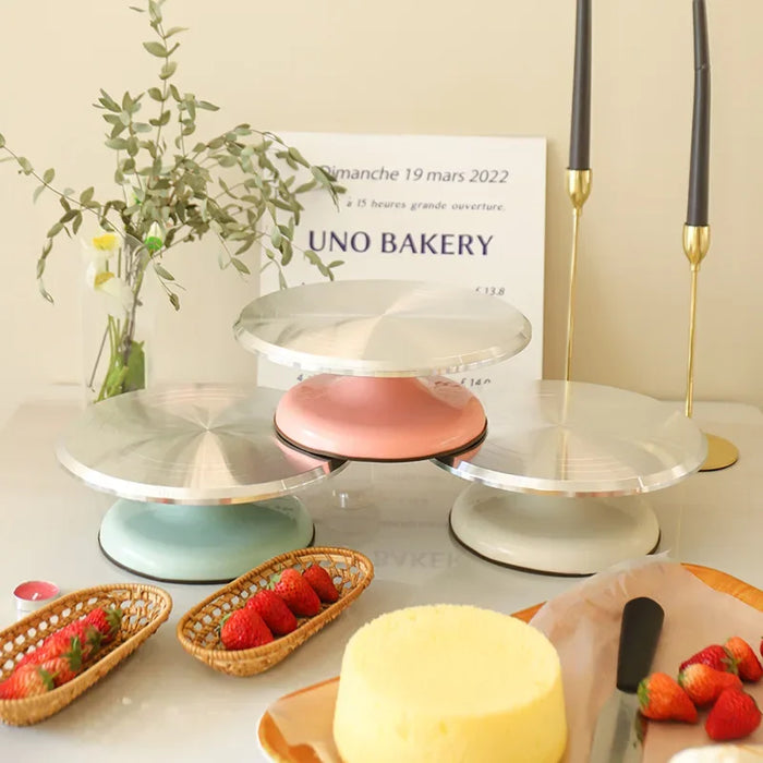 Revolving Cake Decorating Stand - Essential Tool for Precision Baking