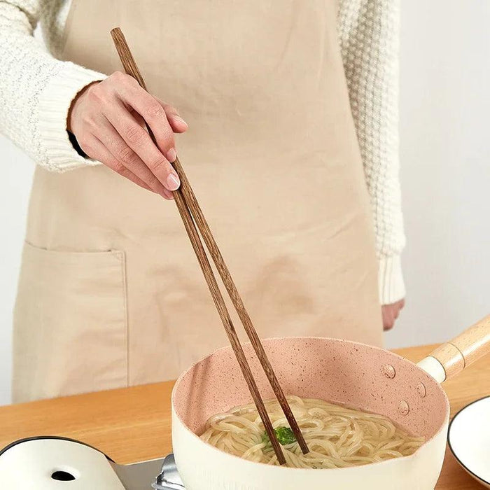 High-Quality Heat-Resistant Wooden Chopsticks for Hot Pot and Noodles - Stylish and Comfortable Design