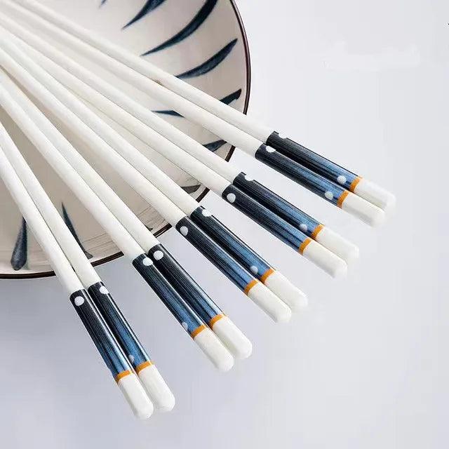 Elegant Japanese Porcelain Chopstick Set - 5 Pairs for a Refined Dining Experience