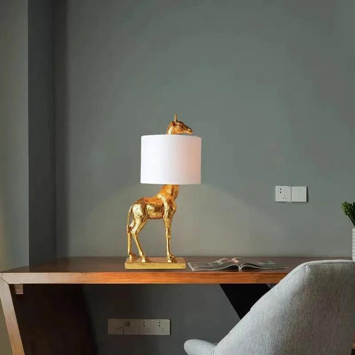 Whimsical Gold Giraffe Resin Table Lamp - Artistic Home Lighting Solution with E26/E27 Socket