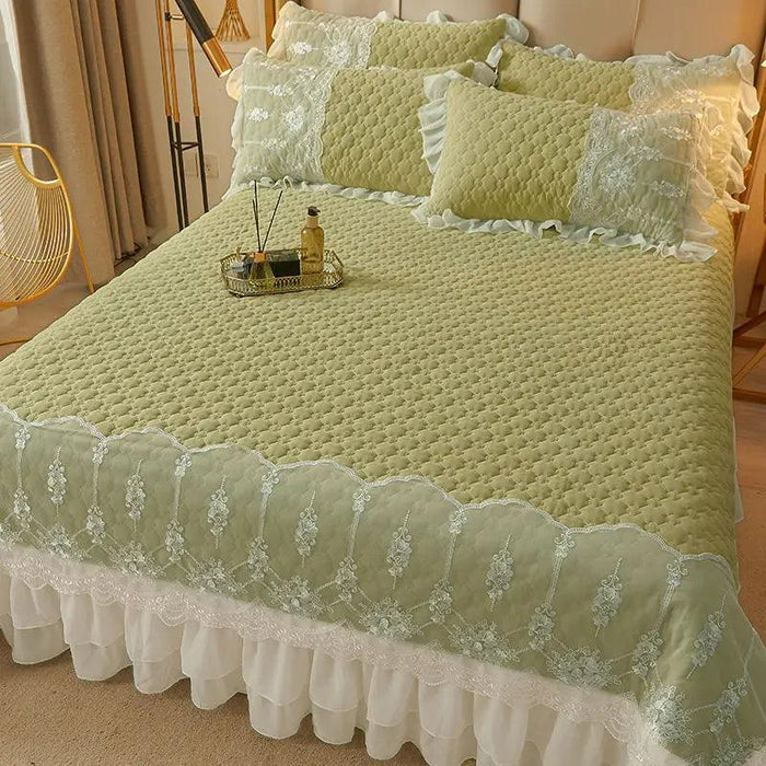 Luxurious Summer Quilted Bedspread for Couples - King Size White Bedding (180x200cm)