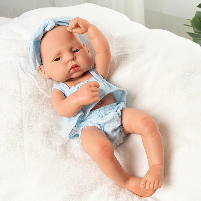 16-Inch Lifelike Reborn Baby Girl Doll - Realistic Full Vinyl Body with Outfit, Ideal for Gifts and Collectors