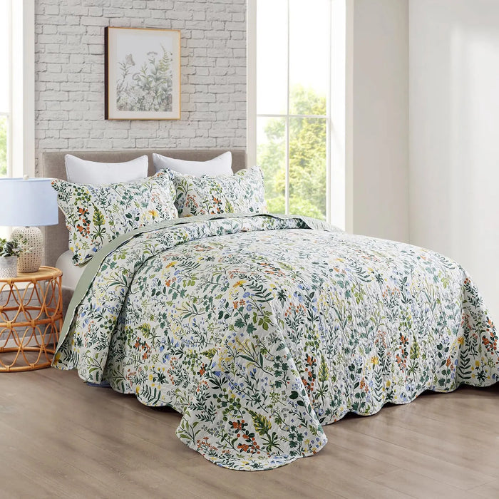 Luxurious Garden Floral 3-Piece Quilt Set - Reversible Microfiber Bedding