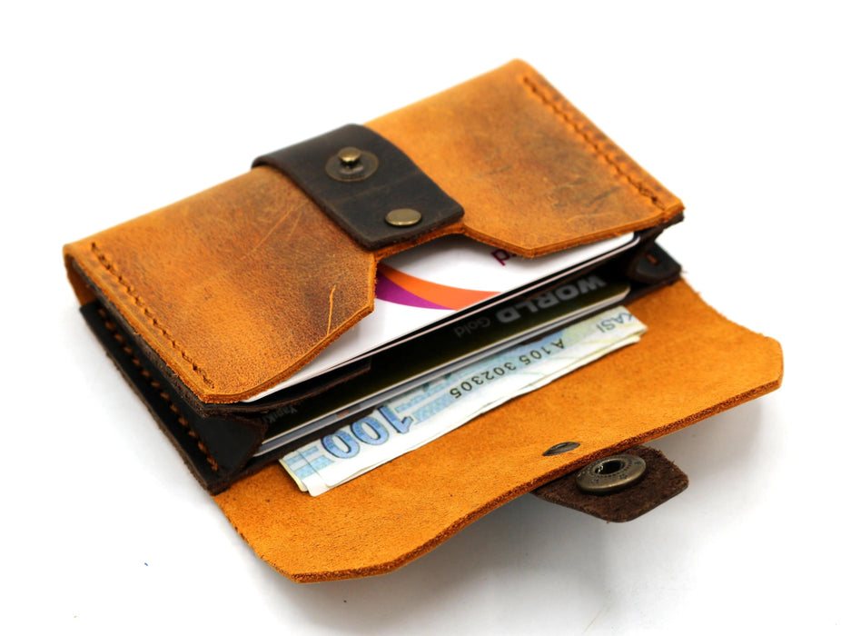 Kalalau Handcrafted Leather Belt-Mounted Card Holder for Timeless Elegance