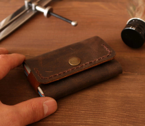 Vintage Handcrafted Leather Card Wallet - Timeless Mini Purse for Elegant Organization