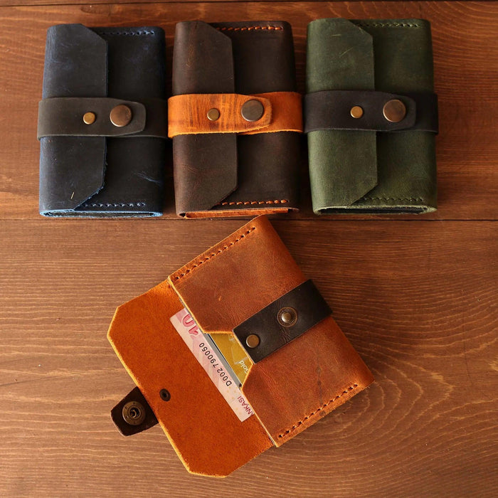 Kalalau Handcrafted Leather Belt-Mounted Card Holder for Timeless Elegance