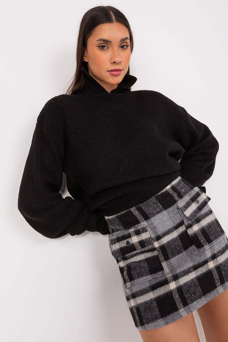 Chic Checkered Mini Skirt with Functional Pockets - Effortless Style for Any Occasion