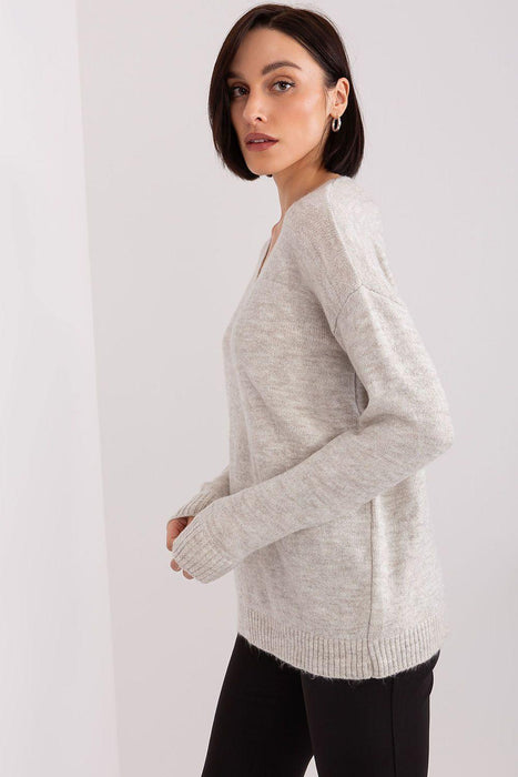 Chic Heartfelt Sweater - Timeless Parisian Style