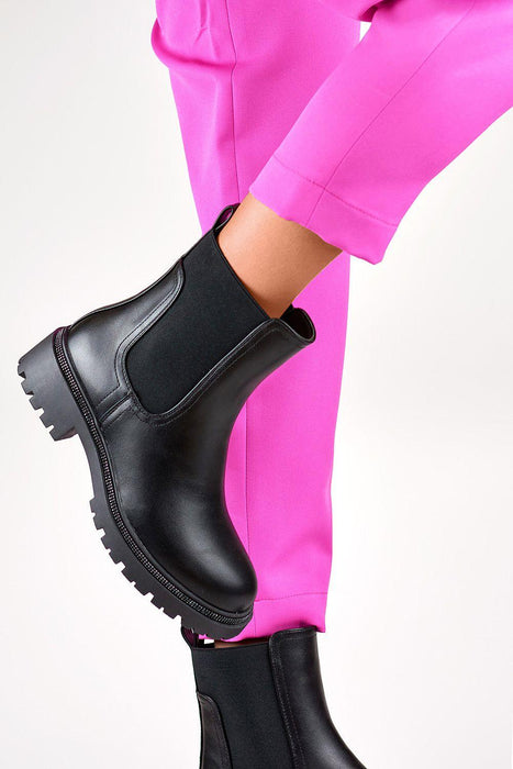 Sustainable Winter Elegance: Eco-Friendly Jodhpur Boots with Cozy Padding