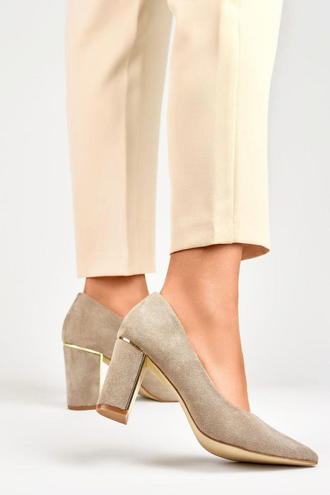 Sustainable Chic Beige Stiletto Pumps Crafted from Eco-Friendly Leather