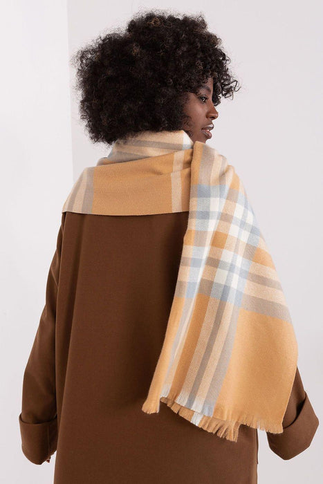 Stylish Checkered Winter Wrap