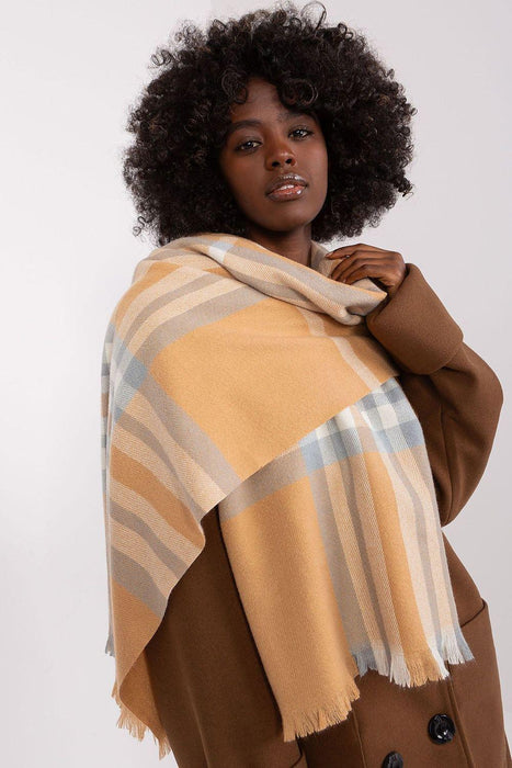 Stylish Checkered Winter Wrap