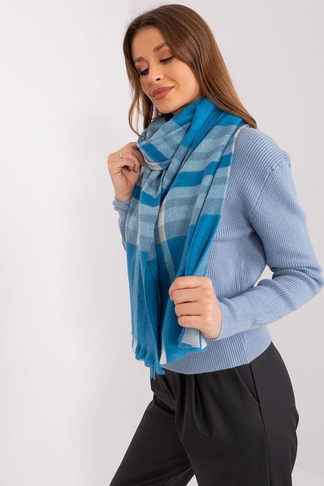 Stylish Checkered Winter Wrap