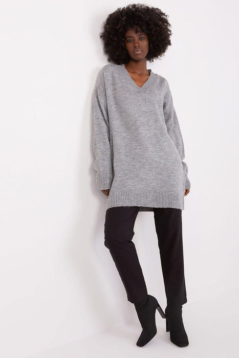 Sophisticated Contemporary Knit Sweater with Timeless Elegance