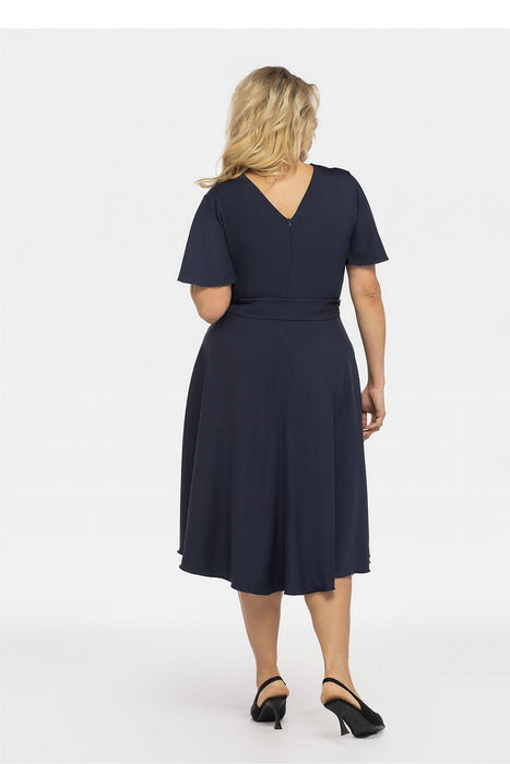 Dancing Delight: Karko Wrap Dress for Plus Size Elegance