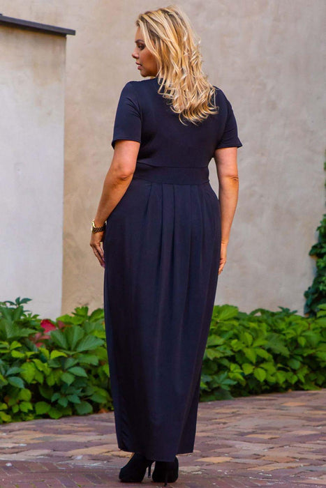 Elegant Plus Size Lizbona Maxi Dress - Luxurious XXL Lisbon Envelope Neckline Gown