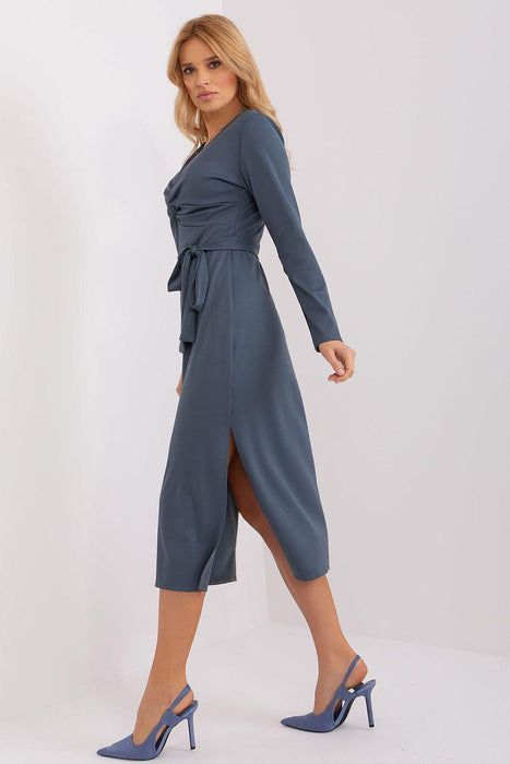 Chic Ribbed Daydress with Alluring Heart Neckline and Stylish Accents