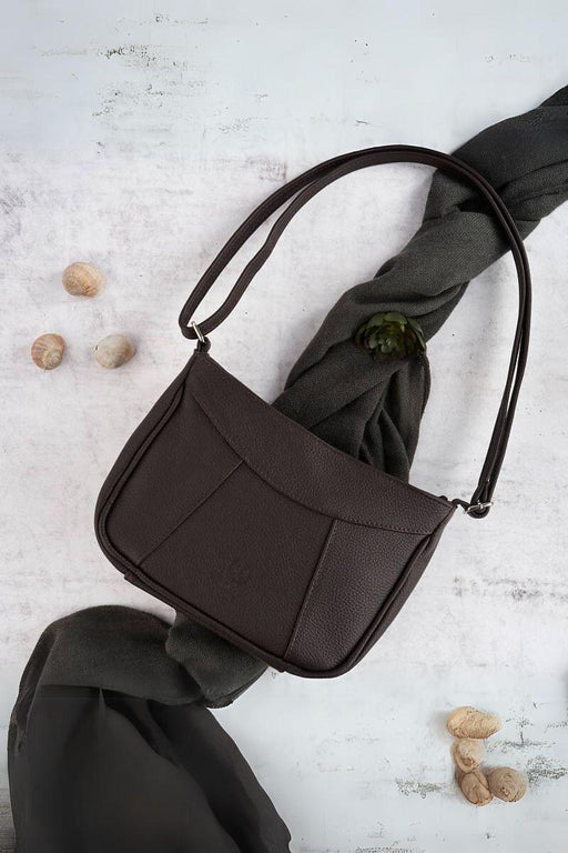 Elegant Brown Leather Crossbody Bag with Adjustable Strap