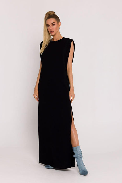 Stylish Knit Maxi Dress with Contemporary Shoulder Detail