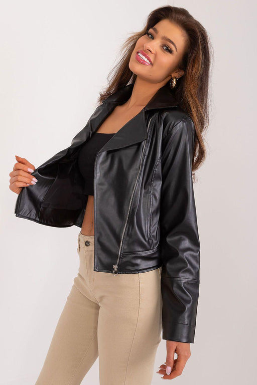 Eco-Conscious Fashion Zippered Jacket with Stylish Lapels and Practical Pockets