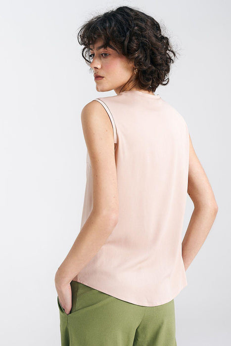 Chic Sleeveless Viscose Blouse with Pleated Details