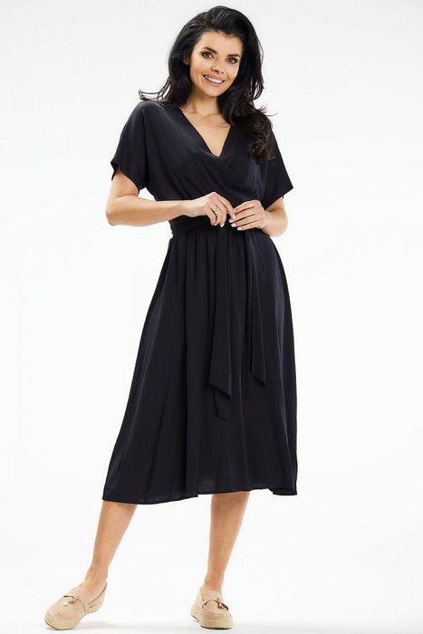 Elegant Midi Dress with Flared Silhouette and Kimono Sleeves