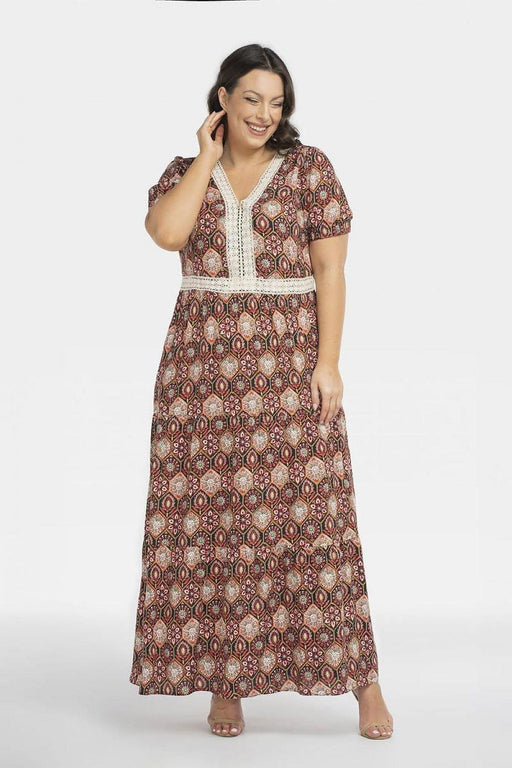 Bohemian Elegance: Curvy Flora Lace Viscose Dress for Summer Adventures