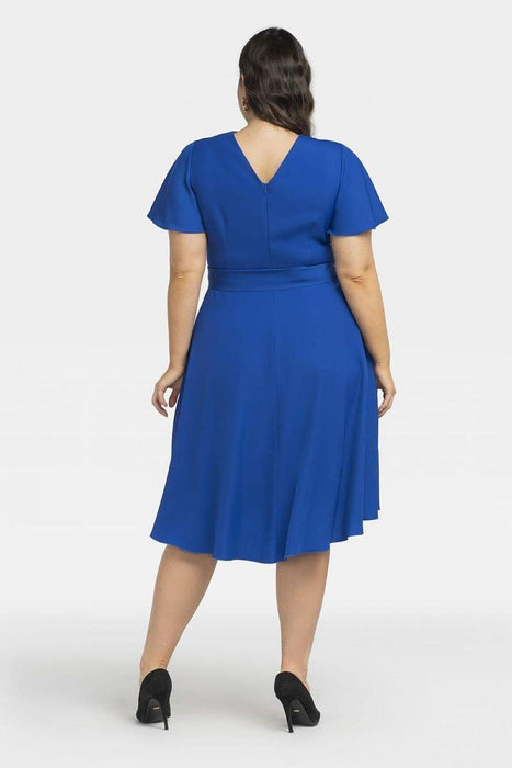 Dancing Delight: Karko Wrap Dress for Plus Size Elegance