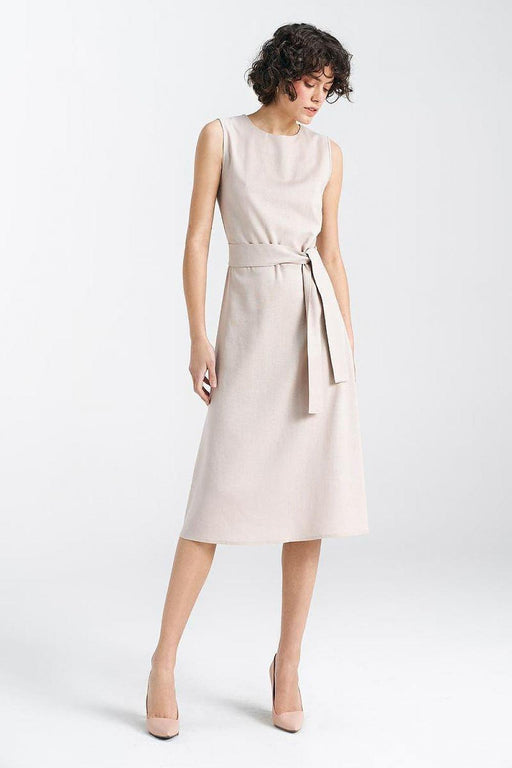 Sophisticated Summer Dress with Waist-Tie Detail