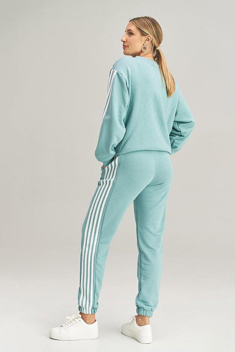 Cozy Striped Tracksuit Set with Coordinating Sweatshirt and Pants