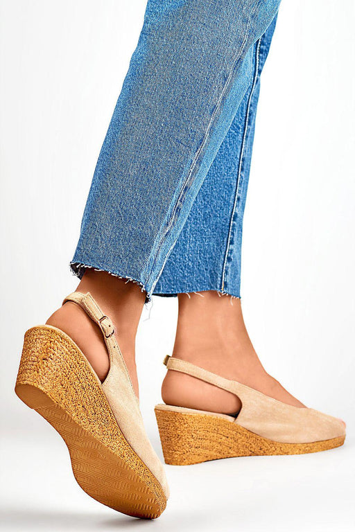 Sustainable Chic Wedge Sandals with Trendy Buckle Accents