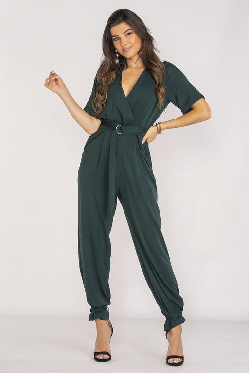 Elegant Waist-Enhancing Jumpsuit with Timeless Collar