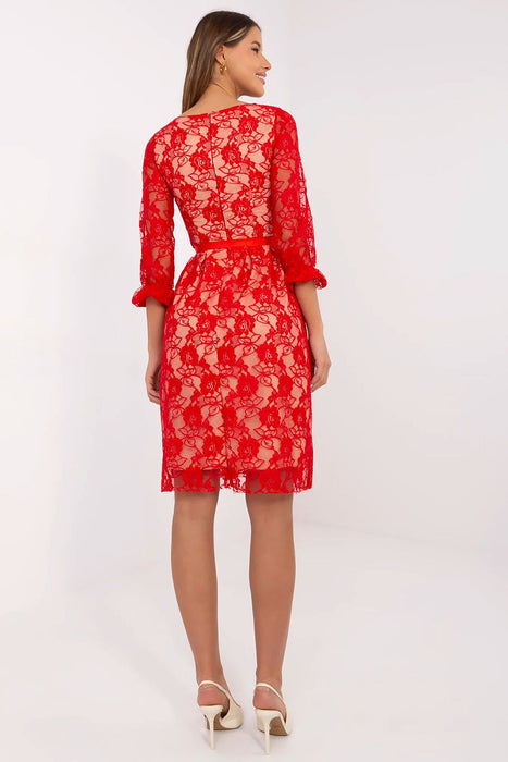 Chic Lace Evening Dress with Adjustable Waist Sash