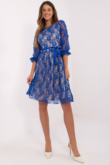 Chic Lace Evening Dress with Adjustable Waist Sash