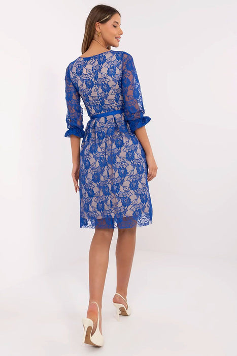Chic Lace Evening Dress with Adjustable Waist Sash