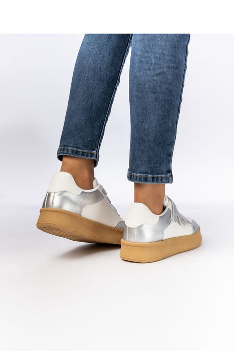 Sneakers model 210605