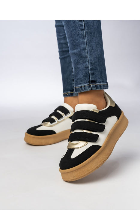 Sneakers model 210609