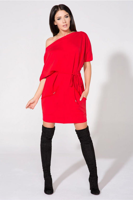 Elegant Knit Daydress with Stylish Boat Neck and Practical Pockets