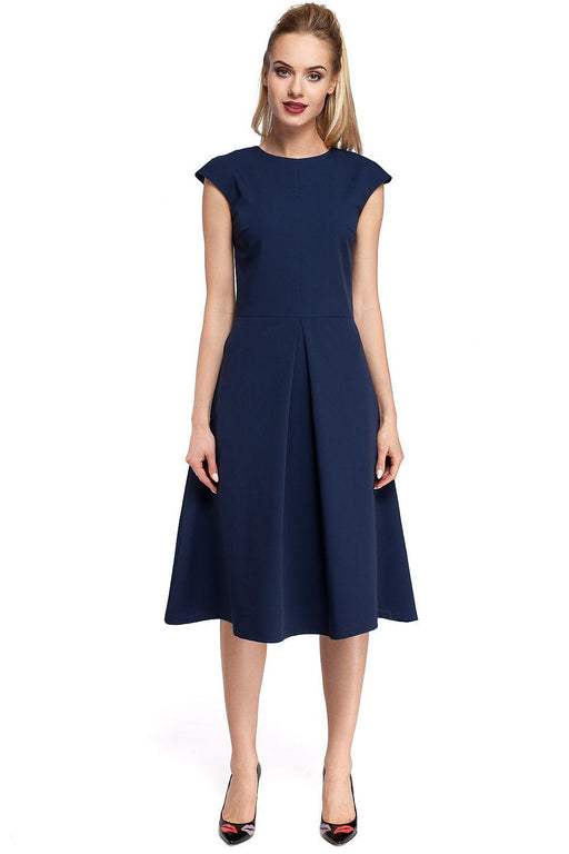 Elegant Midi Dress with Distinct Pleated Trapeze Skirt