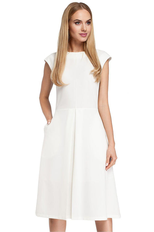 Chic Pleated Midi Dress - A Classic Addition to Your Wardrobe