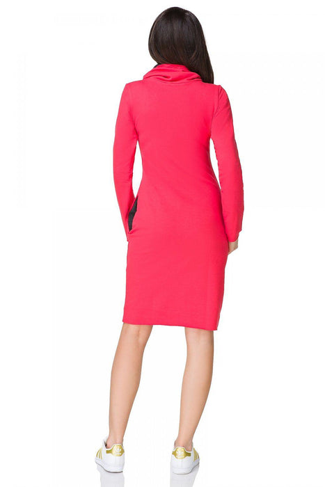 Tessita Vibrant Knit Dress: Sporty Elegance with Convenient Side Pockets