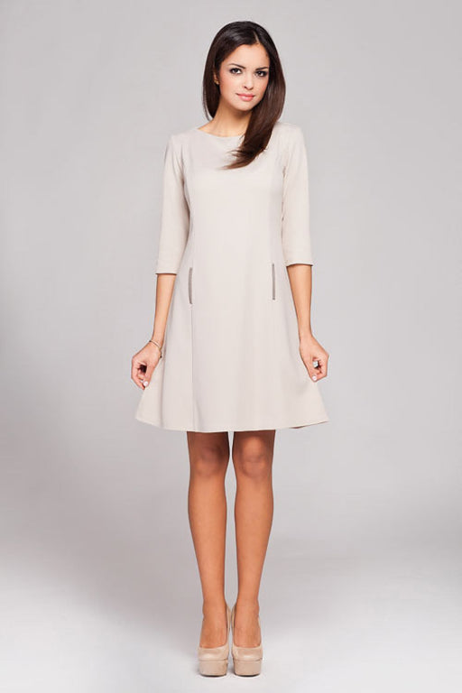 Elegant Trapeze Day Dress with Boat Neckline - Sophistication Redefined