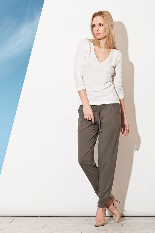 Chic Women's Trousers with Customizable Fit from Figl