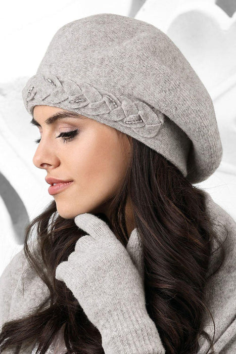 Elegant Wool Beret with Beaded Hair Detail