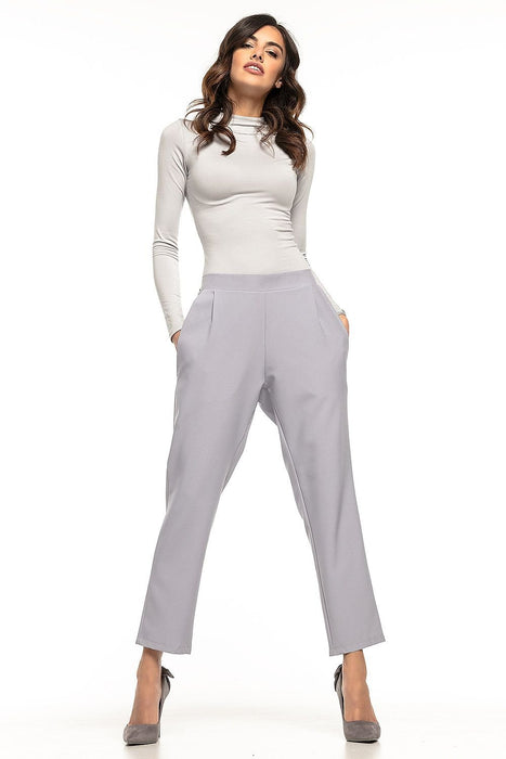 Elegant Pleated Tapered Trousers for Women