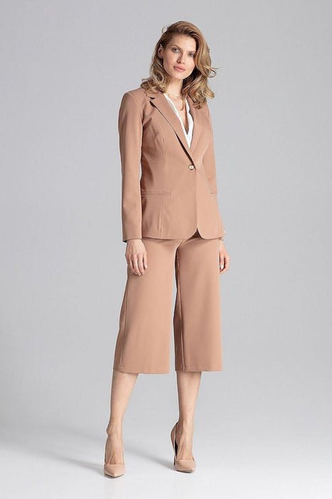 Chic One-Button Blazer with Playful Colorful Lining and Elegant Envelope Neckline